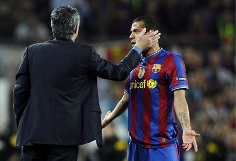 Alves: Mourinho Iri Kepada Barcelona