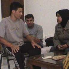 Imigran Lolos Diduga karena Bantuan Polisi & Petugas Imigrasi