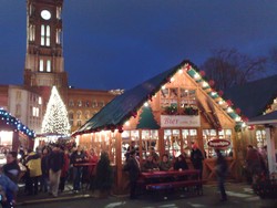 Gemerlap Pasar Malam Natal di Berlin