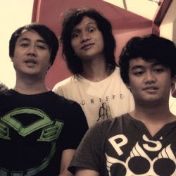 Thomas Ramdhan Saingi Boyband dengan Boys Of Rock