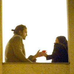 Ashton Kutcher Kepergok Pesta Bareng Demi Moore