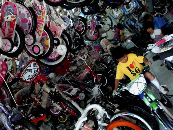 Liburan, Toko Sepeda Diserbu