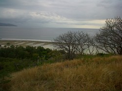 menikmati indahnya bukit gili trawangan.