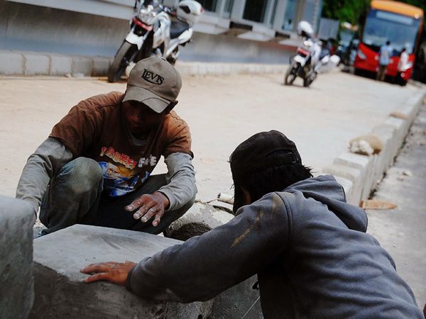 Uji Coba Busway yang Dipaksakan