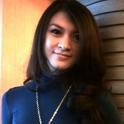 Donita Ingin Jadi Kolektor Emas & Berlian