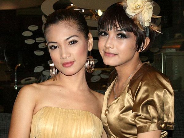 Si Cantik dan Seksi Duo Meva