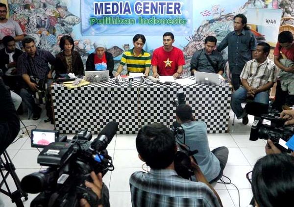 Walhi Minta SBY Tanggung Jawab Kasus NTB 