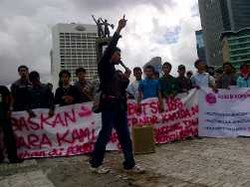 Unjuk Rasa Mahasiswa Bima Bubar, Lalin di HI mulai Mengalir