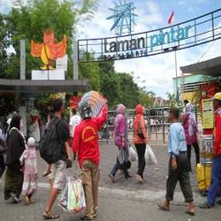 Ribuan Wisatawan Padati Obyek Wisata di Yogya