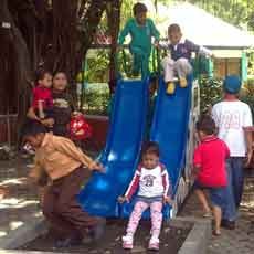 Libur Panjang, Taman Flora Dipadati Ribuan Pengunjung