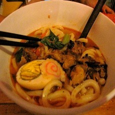Slurp..! Gurihnya Ribu Yaki Udon Topping Iga Bakar
