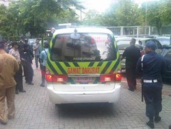 Sakit Kambuh, Nunun akan Diangkut Ambulans