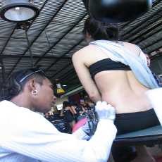Pembuat Tato di Kuta Yakin Steril dan Higienis