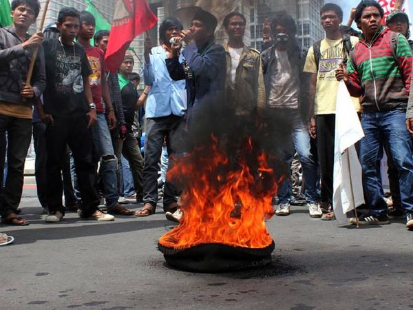 Mahasiswa Tuntut Kapolda NTB Dipecat