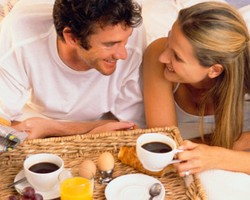 Kopi Bisa Buat Wanita Mood untuk Bercinta?