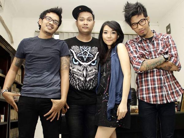Last Child Gaet Gisel Idol di Klip Terbaru