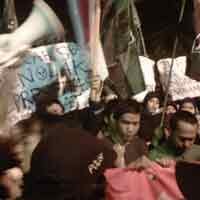 Mahasiswa Protes Pengiriman Pasukan Brimob Polda Jatim ke Bima