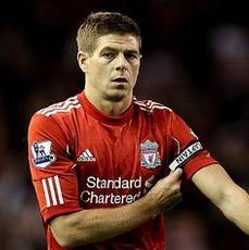 Dalglish: Gerrard Masih Butuh Waktu