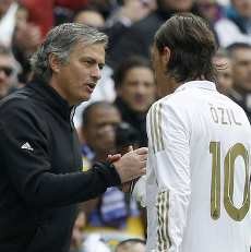 Oezil Sudah Anggap Mourinho Seperti Ayah Sendiri