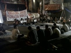 Tolak SK Bupati, Aktivis Gelar Nonton Bareng Demo Bima
