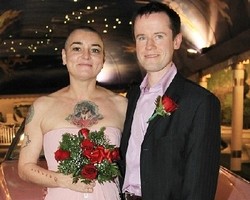 Penyanyi Nothing Compares 2 U Cerai Pasca 16 Hari Nikah