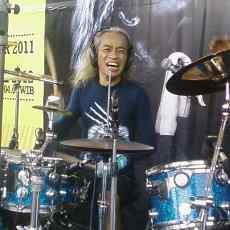 Kunto Berambisi Pecahkan Rekor MURI Gebuk Drum 121 Jam