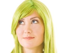 Rambut Pirang Jadi Hijau Karena Pencemaran Air Ledeng