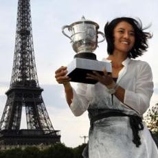 Juni Indah untuk Li Na dan Dallas Mavericks