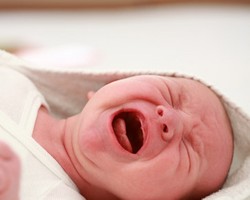 Ini Bahayanya Membiarkan Bayi Nangis Terlalu Lama