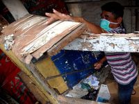 Bangunan di Bantaran Kalibaru Digusur