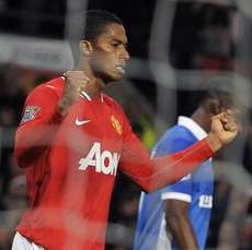 Demi Tim, Valencia Siap-sedia Jadi Bek