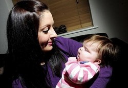 Baru Berumur 17 Hari, Bayi Ini Sudah Operasi Implan Kornea