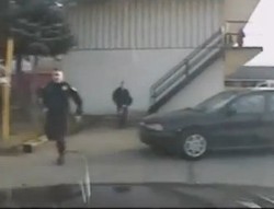 Sedeng! Pria Mabuk Curi Mobil Polisi