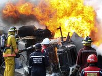 Truk BBM dan Bus Terbakar, 13 Orang Tewas