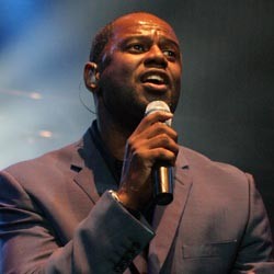Tiket Konser Tahun Baru Bareng Brian McKnight Nyaris Habis