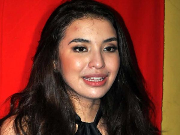 Sorot Mata Tajam Manohara