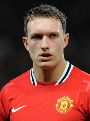 Jones Akan Kapteni MU & Inggris