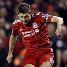 Perhatian Tertuju ke Gerrard