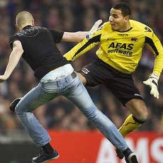 Fans Ajax yang Menyerang Kiper Dihukum Penjara