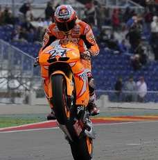 Stoner-Vettel Dekati Takhta Juara