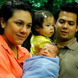 Wulan Guritno Wajib Menyusui Anaknya Sampai 6 Bulan