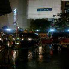 Pecah Konsentrasi, Jalur Menuju Gedung Grahadi Ditutup