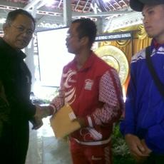 Sport Award 2011, Atlet Kota Bandung Dapat Kadeudeuh