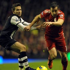 Dominan & Menang, Dalglish Puas