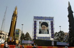  Iran Sukses Uji Coba Misil Jarak Jauh di Selat Hormuz