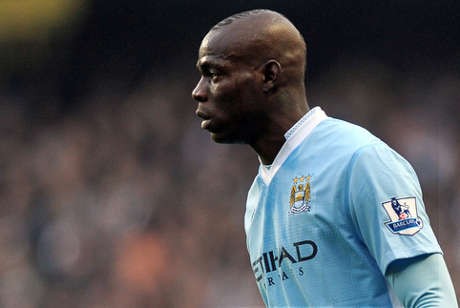 Mancini Sarankan Balotelli Tak Merokok