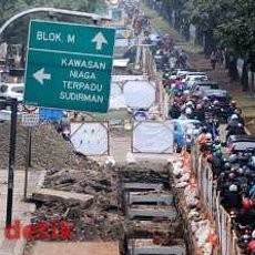 Awas Macet! Aspal Akibat Gorong-gorong Sudirman Mulus 3 Bulan Lagi