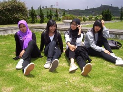 DIENG DAN TELAGA WARNA