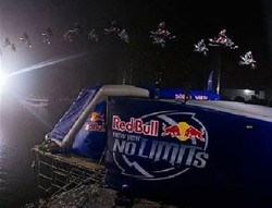 Rekor Lompatan Motor Terjauh