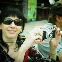 Casing Unik Sulap iPhone Jadi Kamera Retro